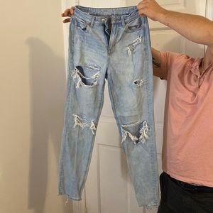 American Eagle ripped jeans light wash